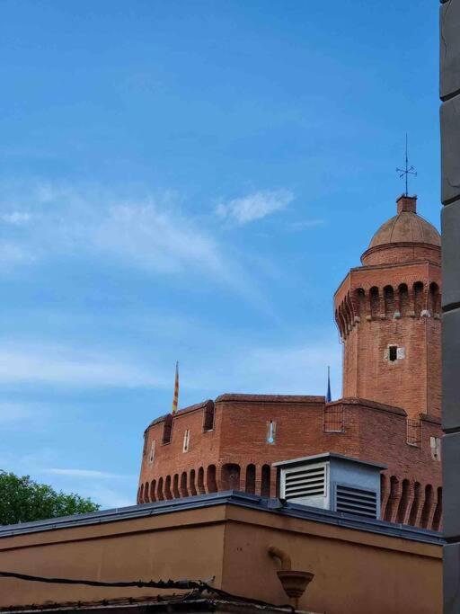 Le Dali-Duplex Au Pied De Castillet Perpignan Kültér fotó